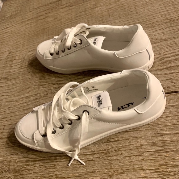 Coach Porter Leather Sneakers. - Picture 5 of 11